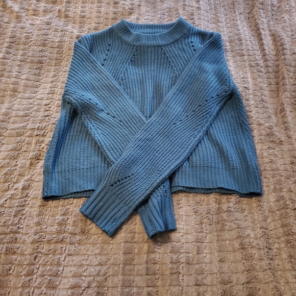 Comfy knit sweater with open lower back slit - Picture 1 of 6